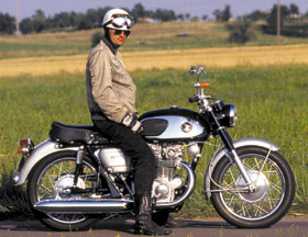Honda CB 450 Black Bomber