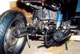 Alle 12 tkm: Reifenwechsel hinten.