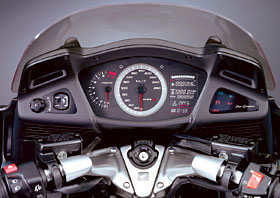 Umfangreiches Cockpit