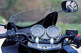 Suzuki GS 500 F Cockpit