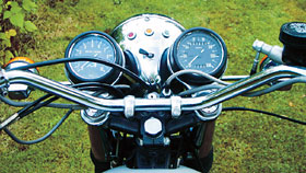 Triumph Bonneville 750 Silver Jubilee
