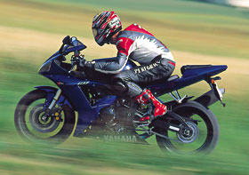 Yamaha YZF-R1 Modell 2002
