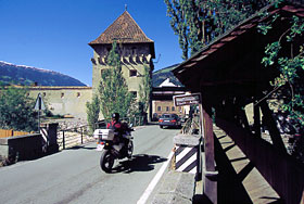 Glurns mti Stadtmauer