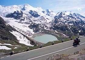 Blick auf den Steingletscher an der Sustenstraße 