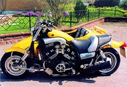 Yamaha V-Max mit Sauer Sonnenwind