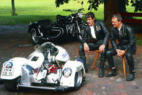 Bals BMW RS Kneeler Gespann