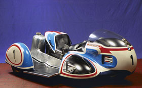 Bals BMW RS Kneeler Gespann