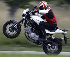 Hyosung GT 650 Naked II Modell 2010