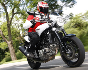 Hyosung GT 650 Naked II Modell 2010