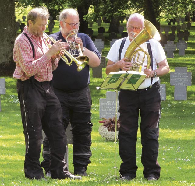 Bläser am Grab