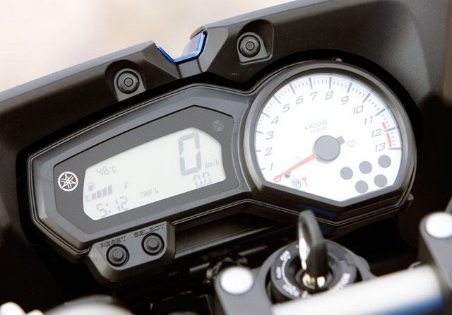 Yamaha Fazer 8 Modell 2011 Cockpit