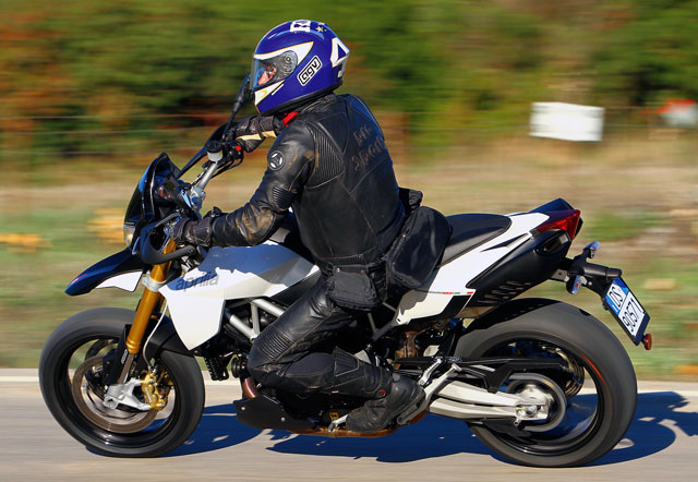 Aprilia Dorsoduro 1200 Modell 2011