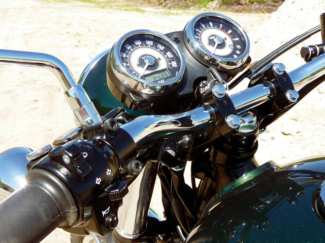 Kawasaki W 800 Cockpit