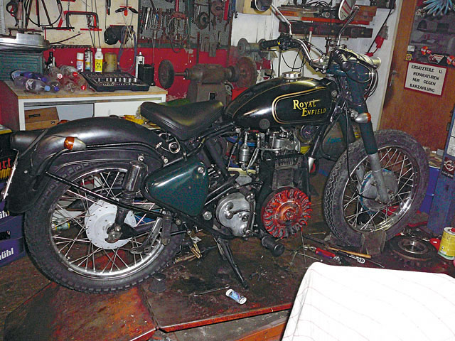 Royal-Enfield-Taurus-Diesel_Bastelstunde