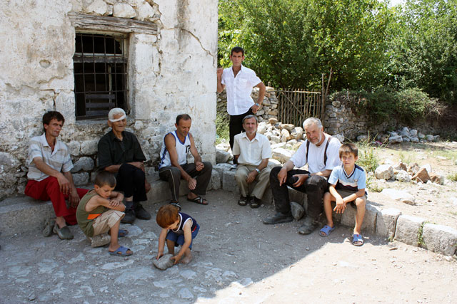 Begegnung im Bergdorf