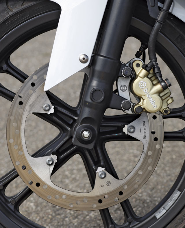 Yamaha YZF 125 R Bremse