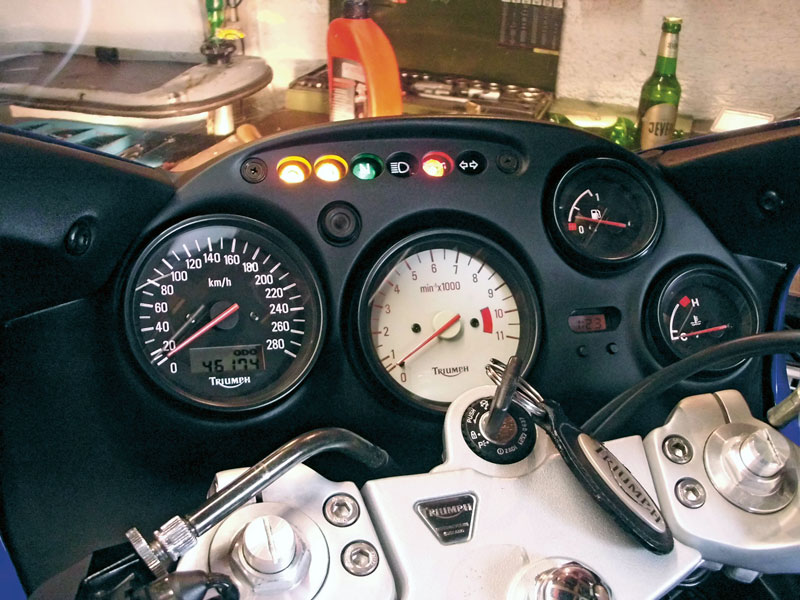 Triumph Sprint ST955i Cockpit