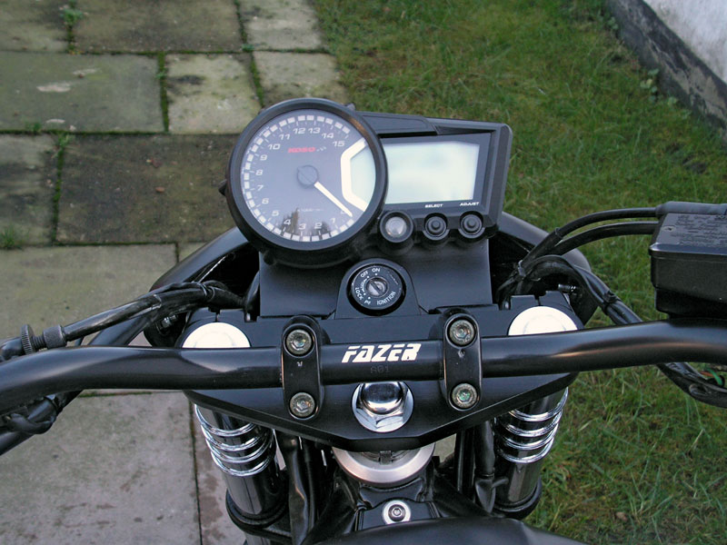 Yamaha Fazer 600 Umbau - Cockpit