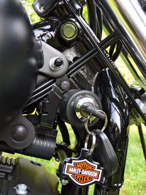 Harley-Davidson Sportster 883 Zündschloss