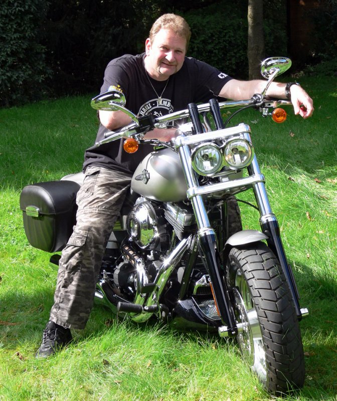 Harley-Davidson_Fat-Bob_front