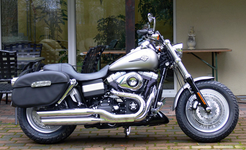 Harley-Davidson_Fat-Bob_rechts