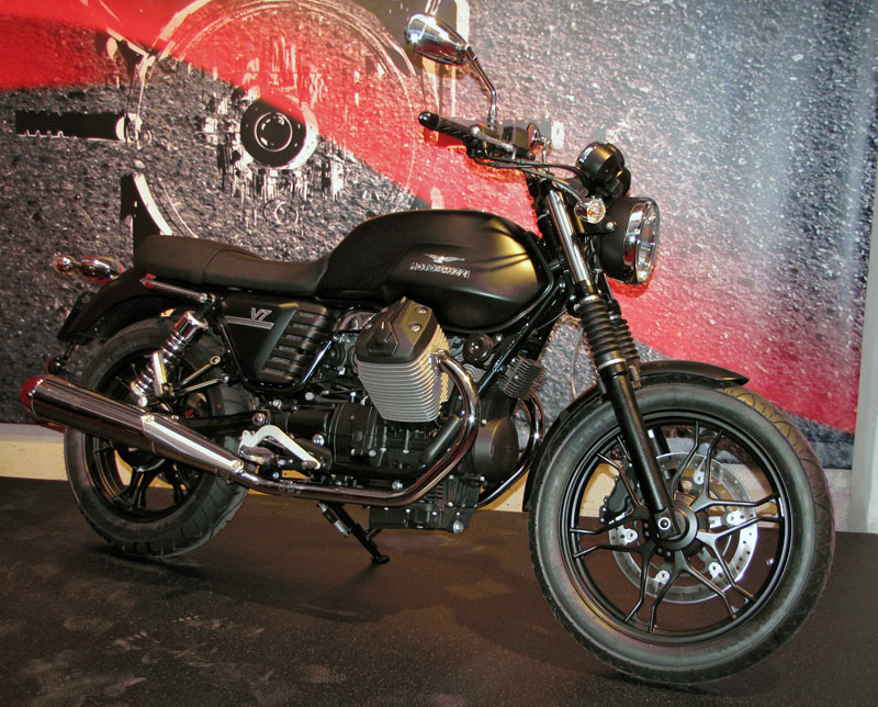 Moto Guzzi V7 Stone