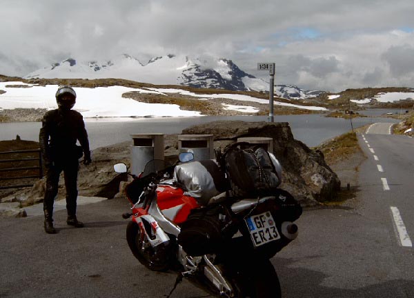 2004 auf der höchsten Passstraße nördlich der Alpen in Norwegen 1434 mNN