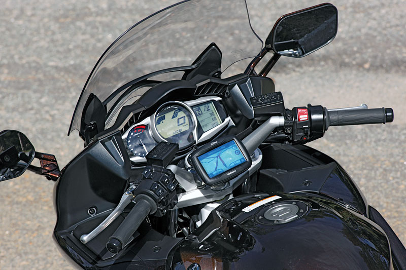 Yamaha FJR1300A Cockpit