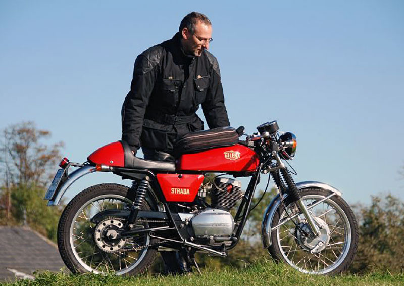 Gilera-150-Strada rechts