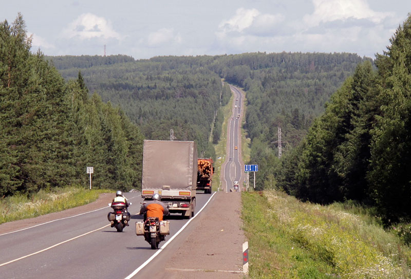 Weite Straßen in Russland 
