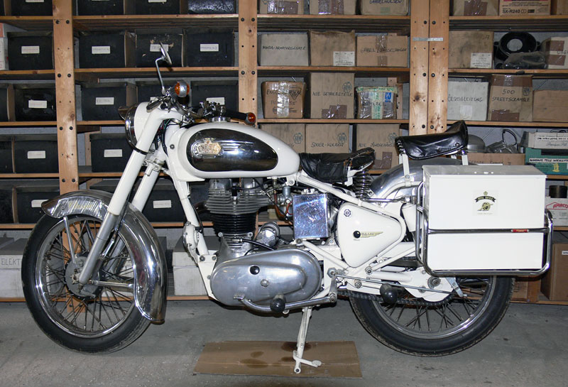 Weiße Behörden-Enfield