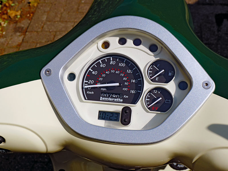 Lambretta LN 125 Cockpit
