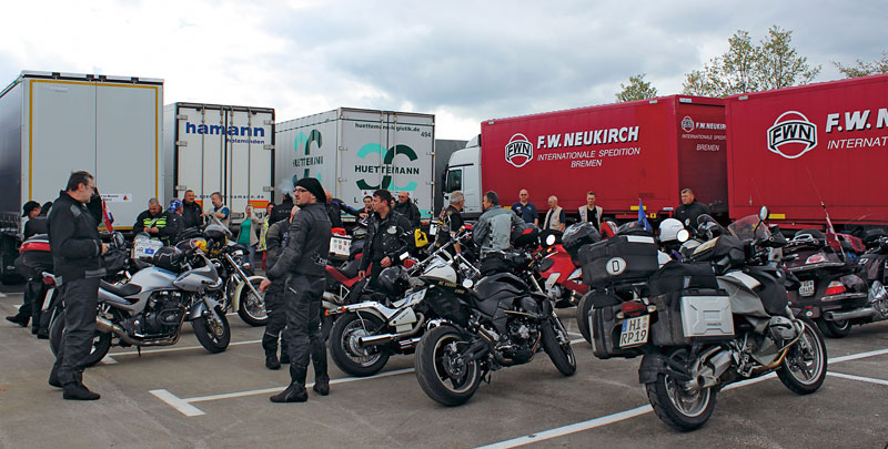 Biker-Brummi-Hilfe am Rastplatz