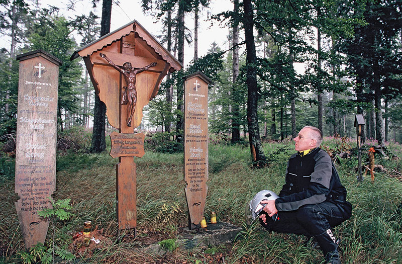 Totenbretter dienten früher den armen Leuten als Sargersatz