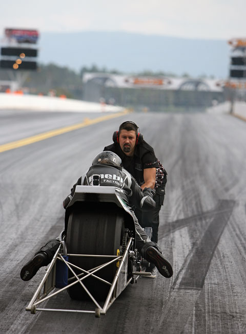 Otto Kneble beim Zurücksetzen
