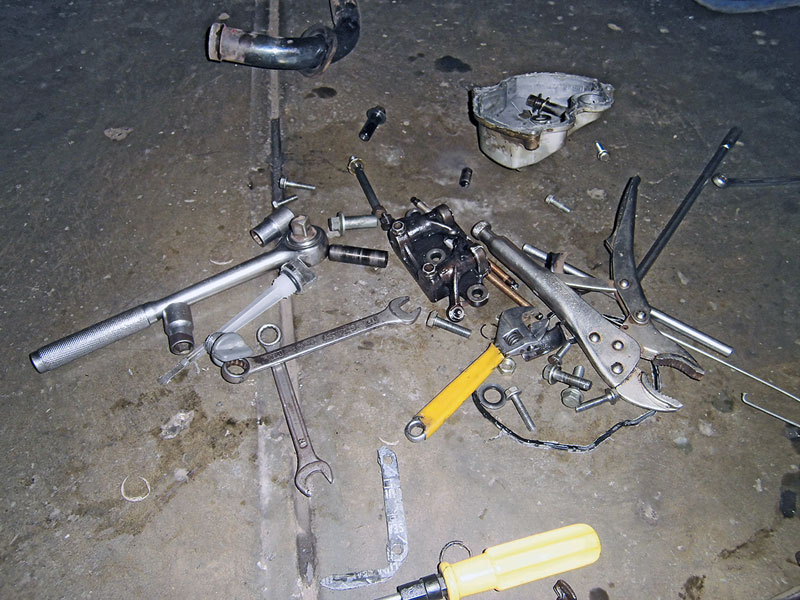 Mototaxi-Junket-2013-Reparatur