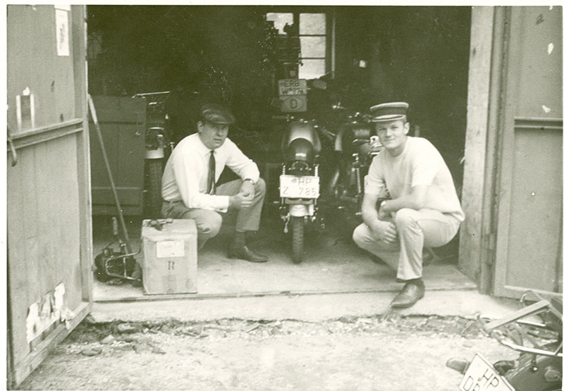 Fritz-Roeth-links-in-seiner-ersten-Werkstatt