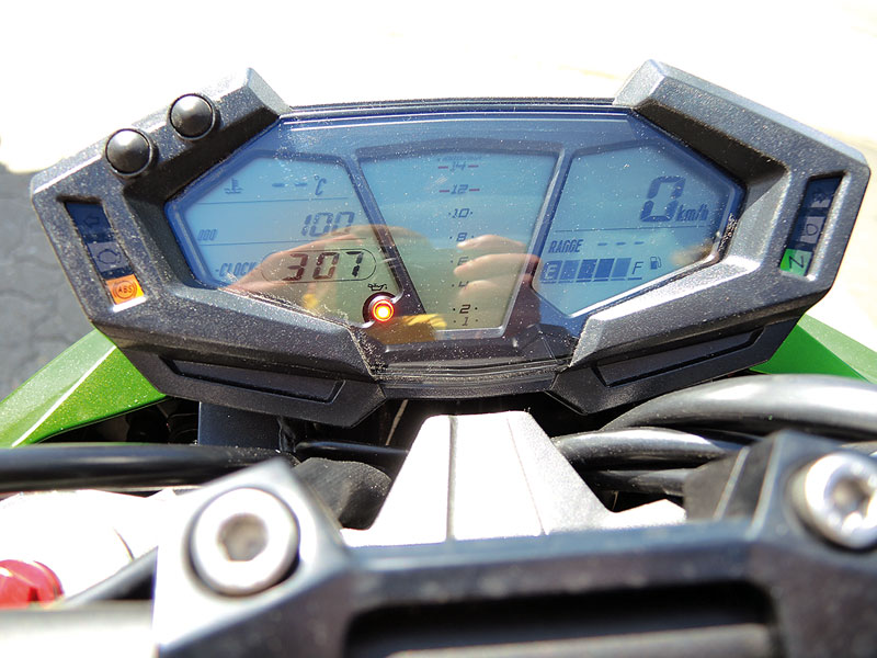 Kawasaki-Z800-2014-Tacho