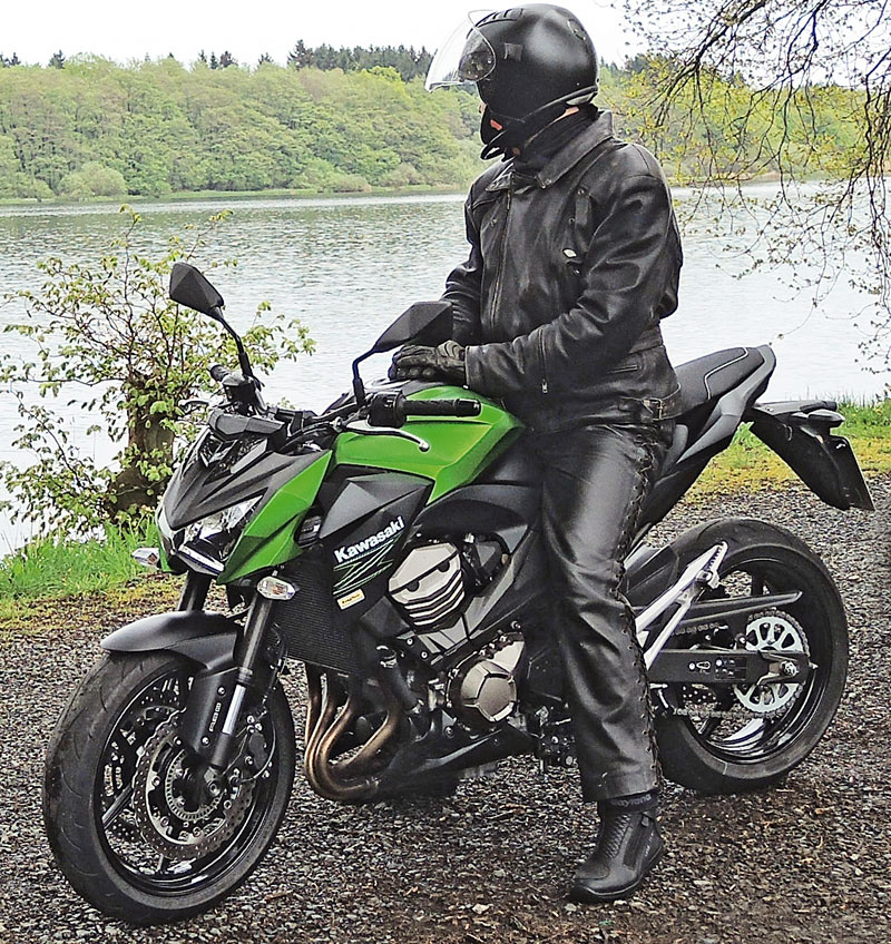 Kawasaki-Z800-2014-links