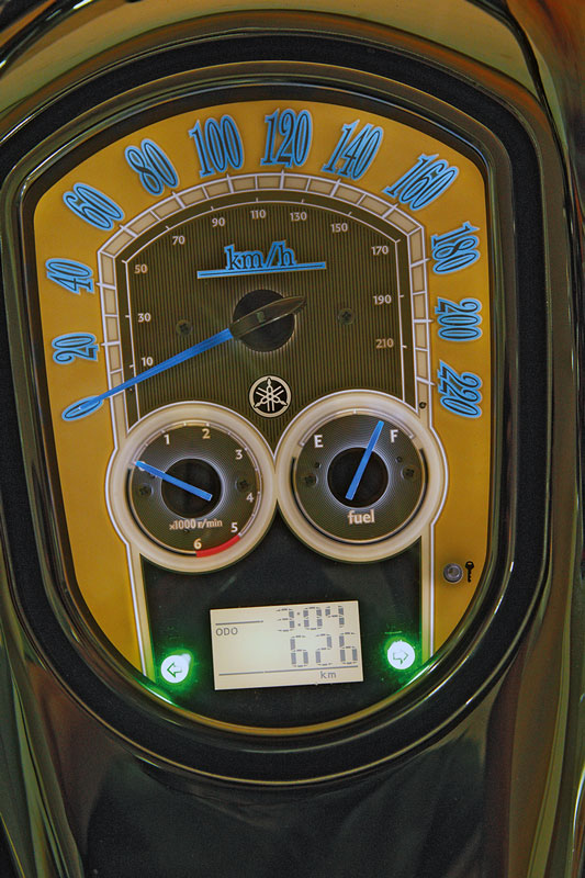 Tacho nachts Yamaha XV 1900A Midnight Star