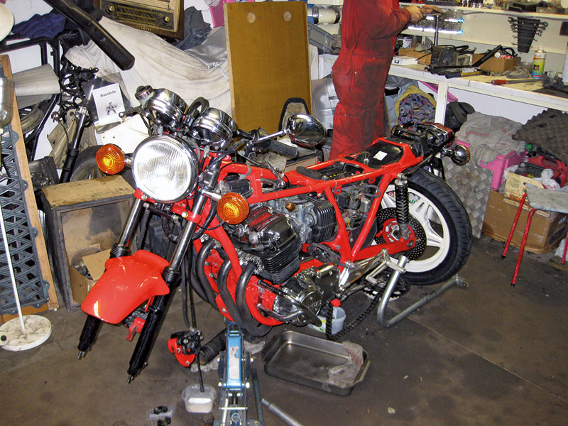 Honda-CB750four-gestrippt