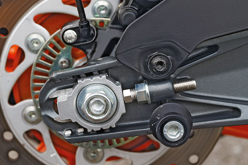 KTM-RC-390-Kettenspanner