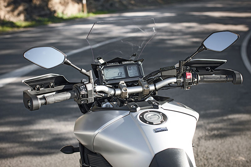 Yamaha-MT09-Tracer-Armaturen
