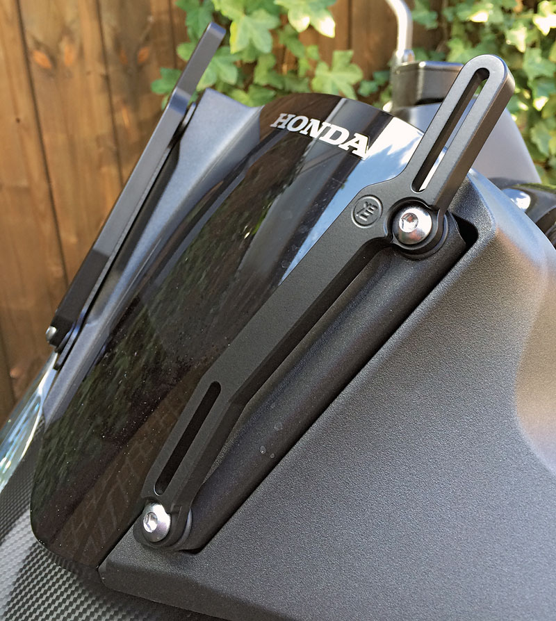 Bruudt Windschildhalter