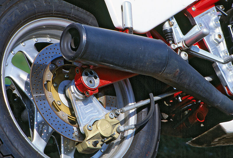 Bimota SB5 Schwinge mit Exzenterverstellung