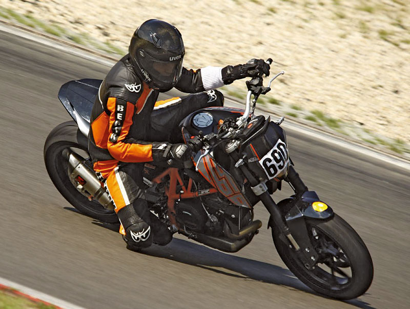 Kevin mit umgebauter KTM 690er