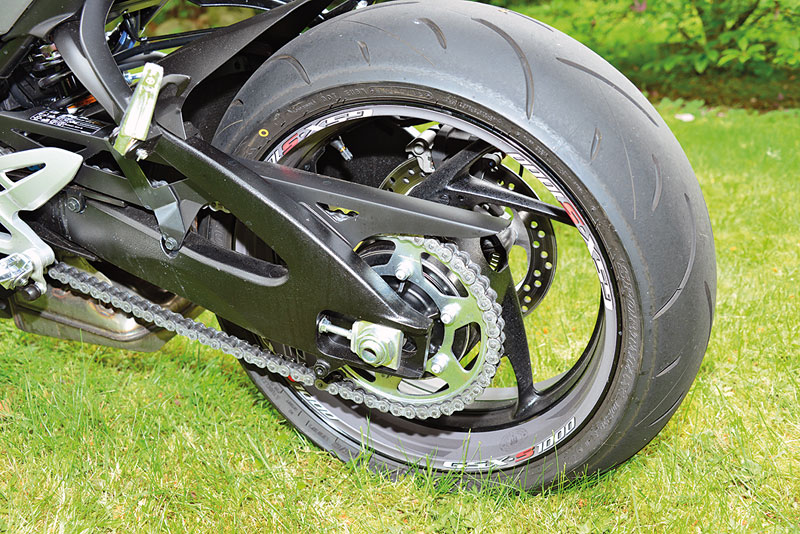 Suzuki GSX S1000 ABS 2015 Schwinge