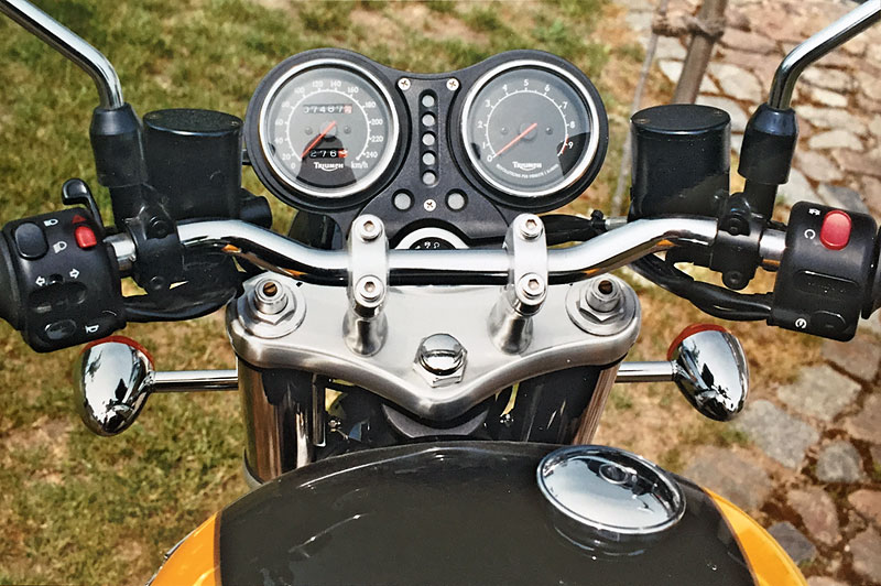 Triumph Thunderbird Sport Cockpit