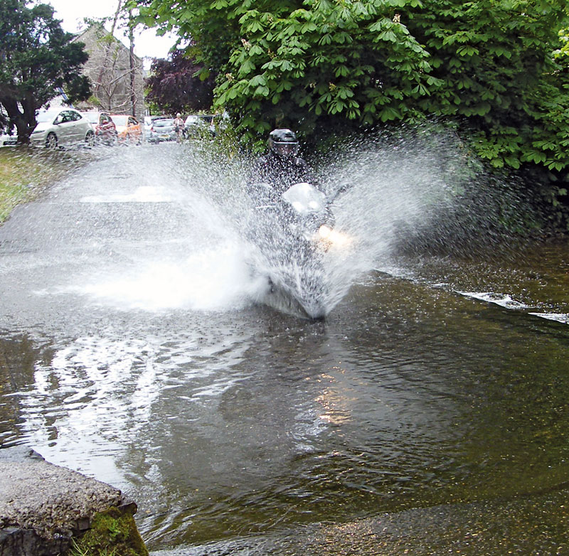 Wasserdurchfahrt