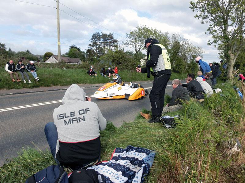 ganz dicht an der Rennaction